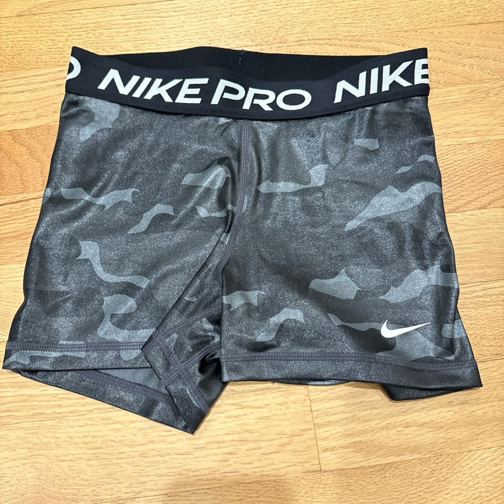 Nike pro camo women’s shorts